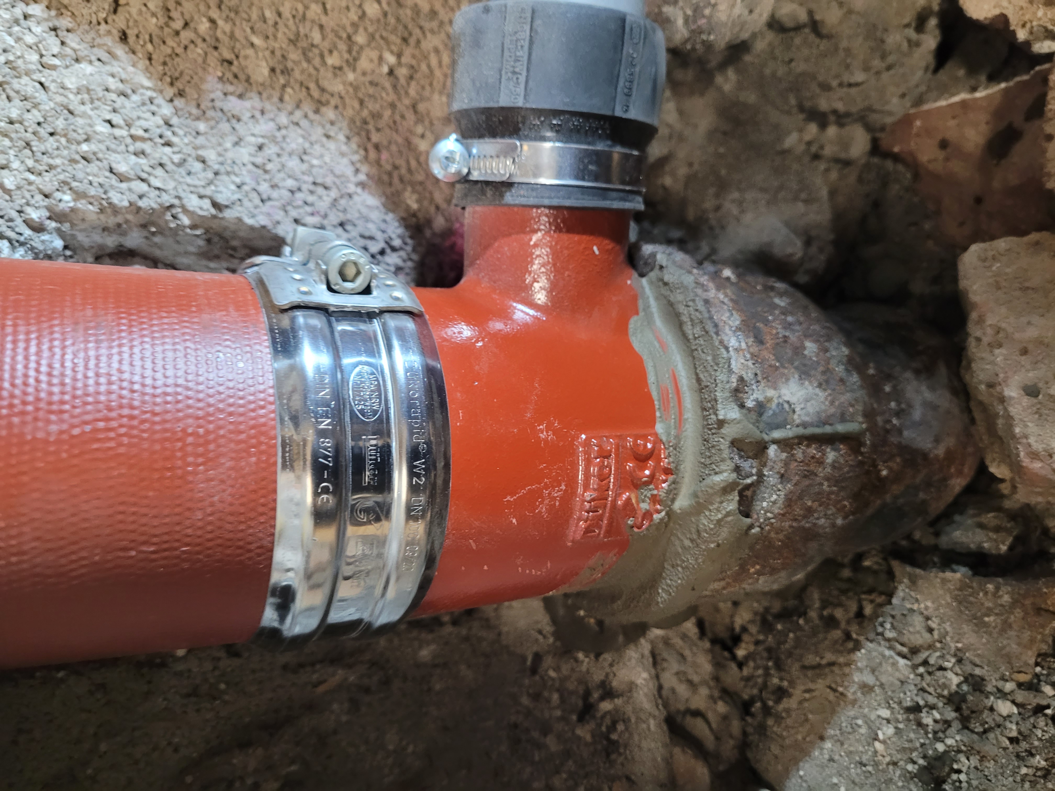 Rohrbruch und Leckage-Reparatur in Düsseldorf